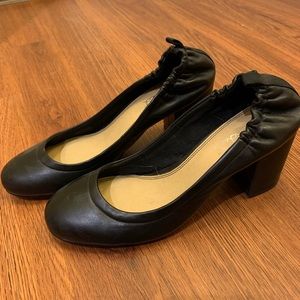 Block heel black leather shoes
